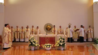 Nadbiskup drazen kutlesa zaredio petnaestoricu novih svecenika 15