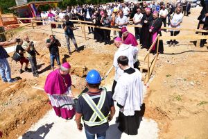 Blagoslovljen temelj novog samostana bosonogih karmelićanki u Gospiću