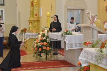 Prvi zavjeti kod sestara Sv. Križa u njihovoj jubilarnoj godini