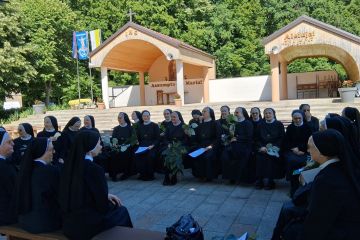 Generacijski susret Milosrdnih sestara sv. Križa Generacijski susret Milosrdnih sestara sv. Križa
