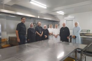 Hrvatski Caritas donirao kontejner Samostanu sv. Vinka u Zagrebu koji skrbi za siromahe