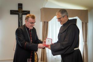 Kardinal Bozanić primio generalnog ministra Reda manje braće