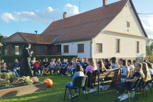 Milosrdne sestre Svetoga Križa iz Đakova posjetile Župu sv. Nikole u Sikirevcima