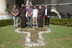Ministranti posjetili Franjevački samostan u Slavonskom Brodu