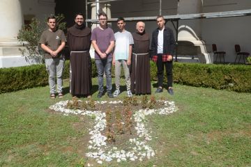 Ministranti posjetili Franjevački samostan u Slavonskom Brodu