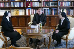 Nadbiskup Barišić primio vrhovnu predstojnicu Školskih sestara franjevki Krista Kralja