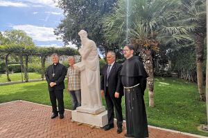 Predstavljen kip sv. Jeronima u dvorištu Nadbiskupskog ordinarijata u Splitu
