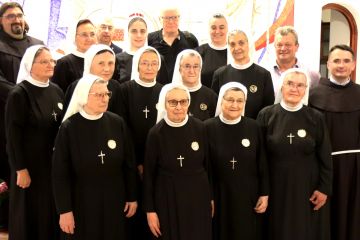 Splitske sestre Milosrdnice Provincije Navještenja Gospodinova Splitske sestre Milosrdnice Provincije Navještenja Gospodinova