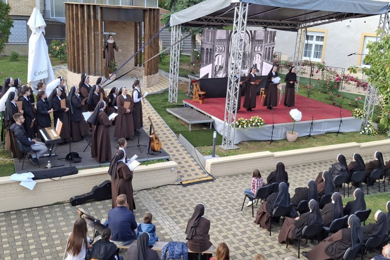 Karmelićanke Božanskog Srca Isusova