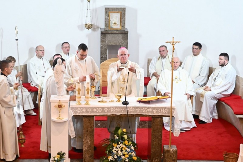 Relikvije sv. Majke Terezije stigle u riječku Župu sv. Terezije od Djeteta Isusa