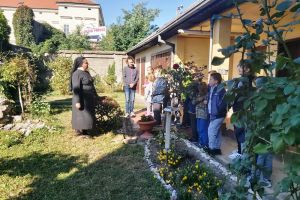 Srijemskomitrovački vjeroučenici posjetili samostan sestara Svetog Križa