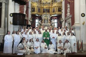 Sudionice međunarodnog susreta dominikanki na misi u crkvi sv. Vlaha
