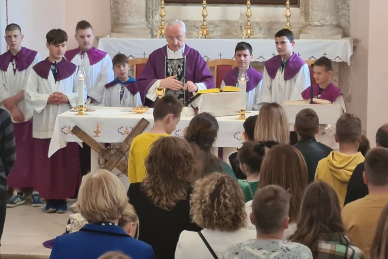 Vicepostulator kauze sluge Božjega o. Ante Gabrića p. Mirko Nikolić u Mandaljeni Vicepostulator kauze sluge Božjega o. Ante Gabrića p. Mirko Nikolić u Mandaljeni