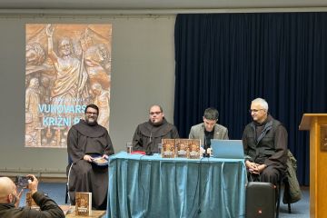 Vukovar: Predstavljen molitvenik „Vukovarski križni put“ fra Mije Tikvića