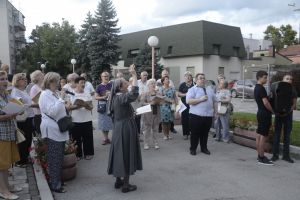 Zbor slavonskobrodske Župe Gospe Brze Pomoći „zagrlio pjesmom starije“