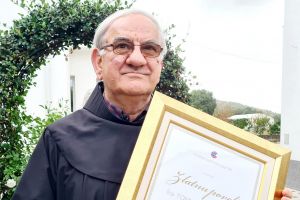 Zlatna povelja Hrvatskog katoličkog zbora MI dodijeljena dr. fra Tomislavu Pervanu