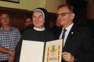 Đakovačko-osječka metropolija Novosti Redovništvo Donji Miholjac: Milosrdnim sestrama sv. Križa dodi