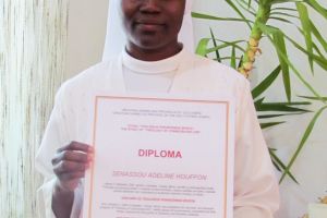 Dodjela prve diplome na Studiju “Teologija posvećenog života”