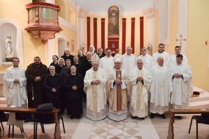 Redovnice i redovnici u Gospićko-senjskoj biskupiji obilježili Dan posvećenog života