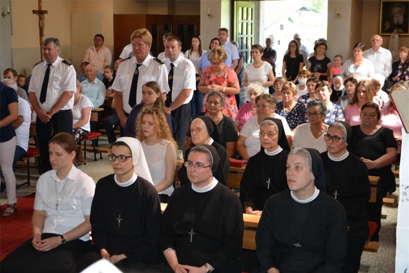 Župno proštenje i proslava stote obljetnice Družbe Kćeri Milosrđa u Župi Marinci Župno proštenje i proslava stote obljetnice Družbe Kćeri Milosrđa u Župi Marinci